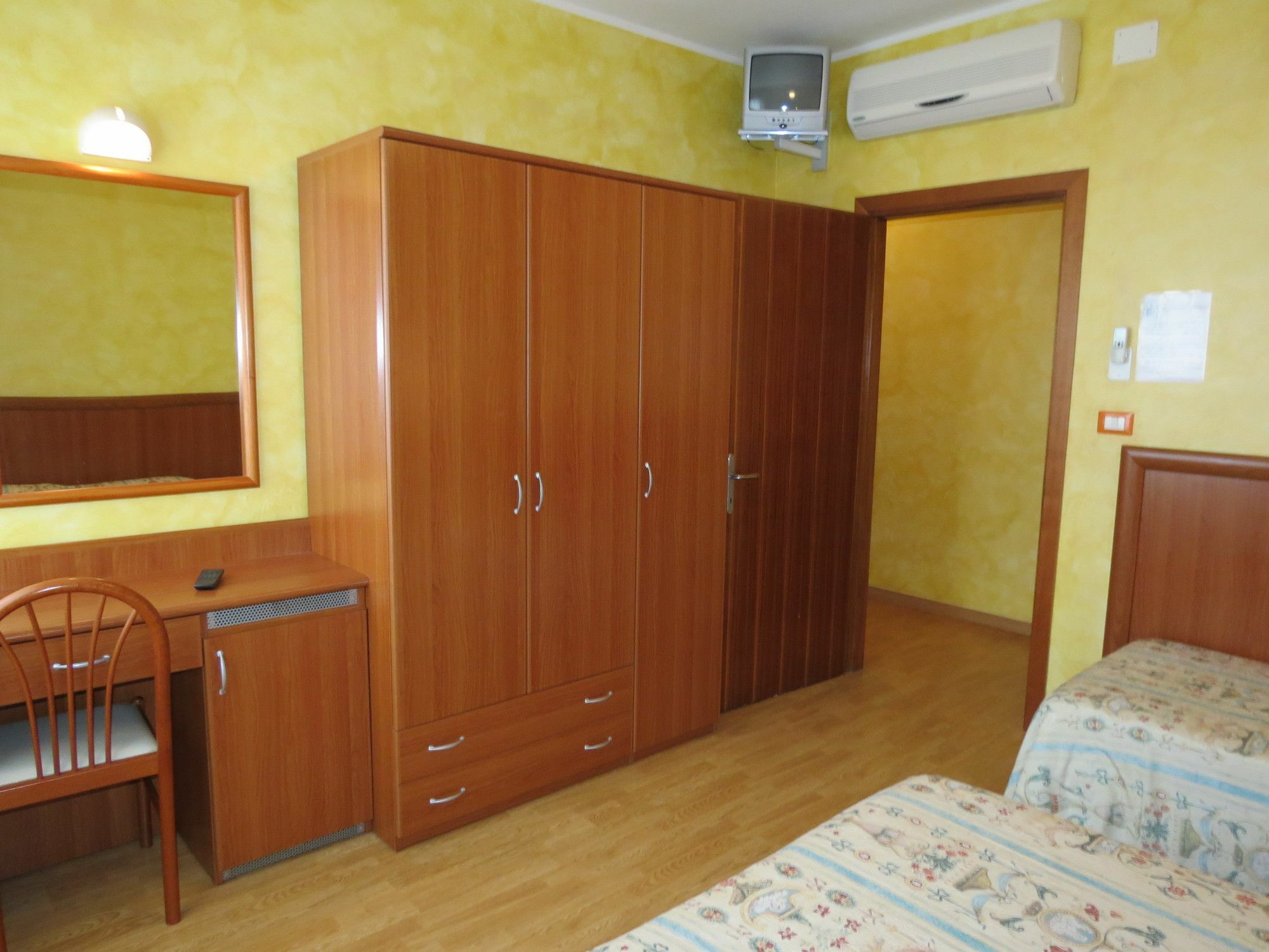 Appartamento Каорле Экстерьер фото