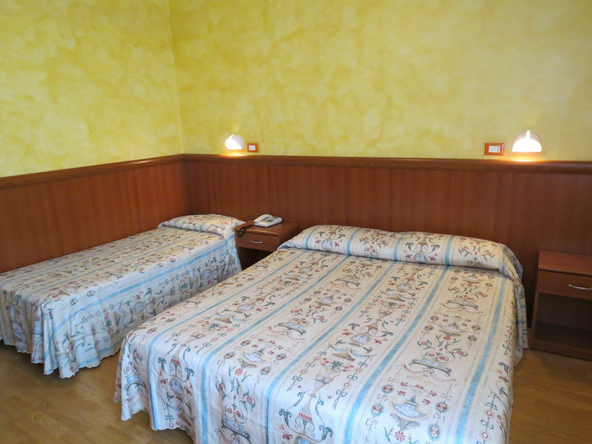 Appartamento Каорле Экстерьер фото