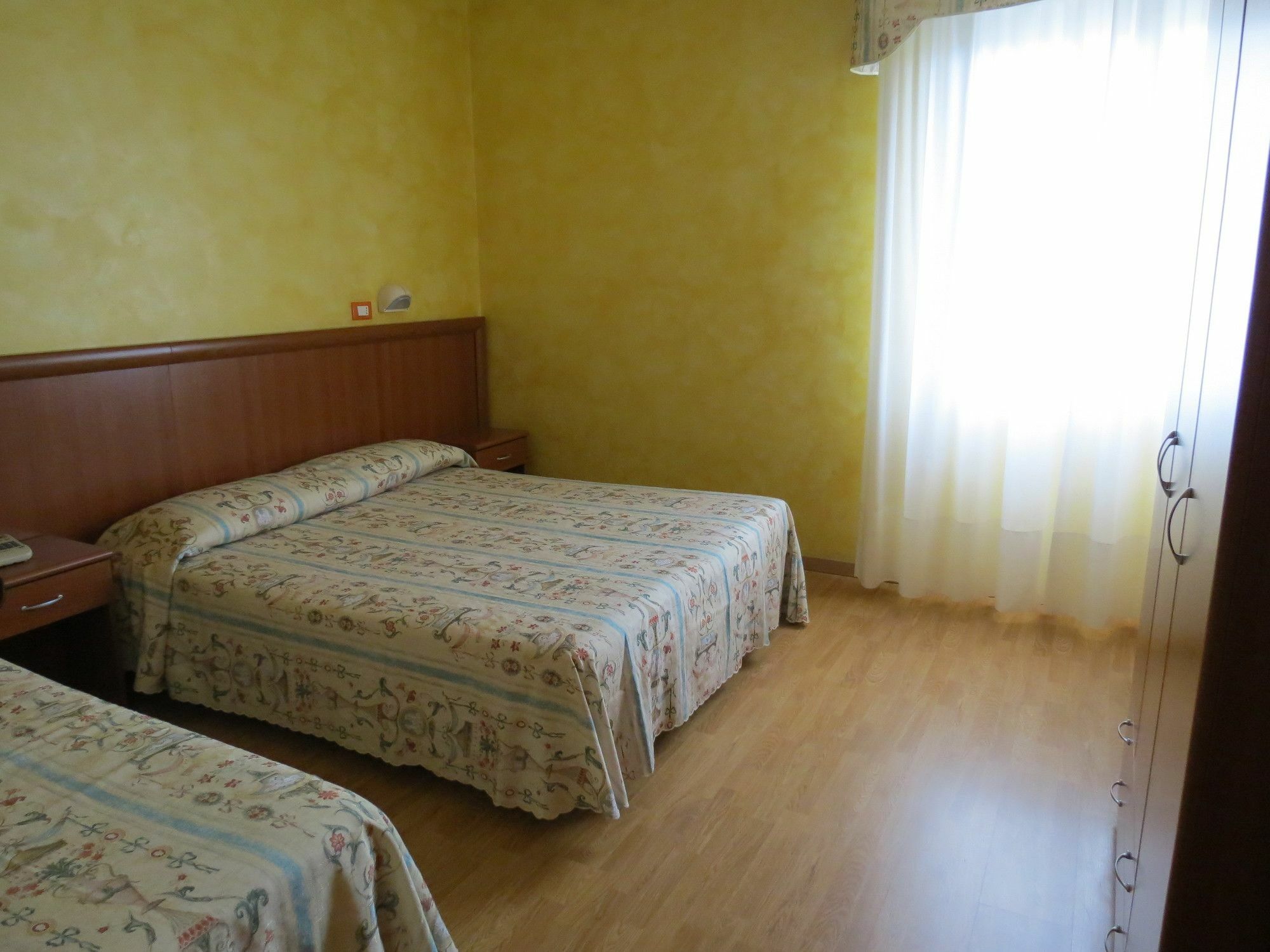 Appartamento Каорле Экстерьер фото